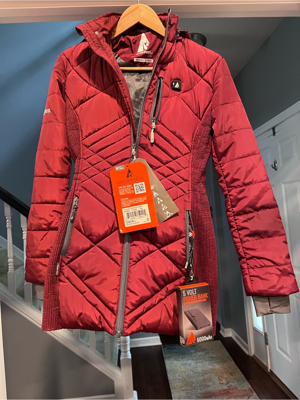 NWT! ActionHeat Women’s 5-Volt Heated Puffer Jacket! Great deal!